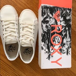 Roxy white tennis shoes